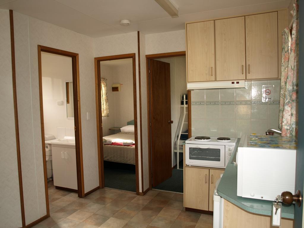 Cowra Holiday Park Szoba fotó