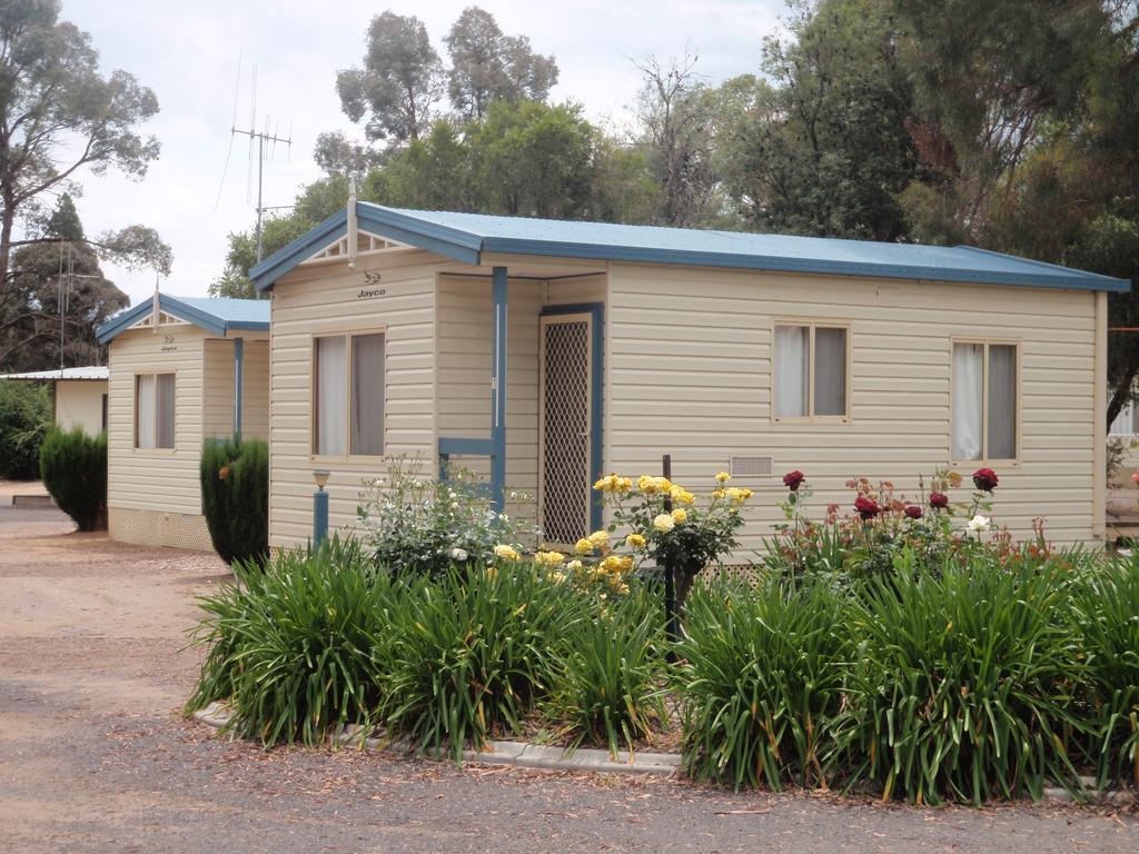 Cowra Holiday Park Szoba fotó