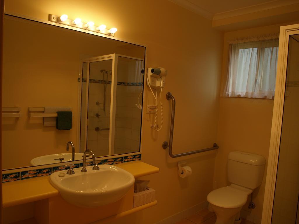 Cowra Holiday Park Szoba fotó