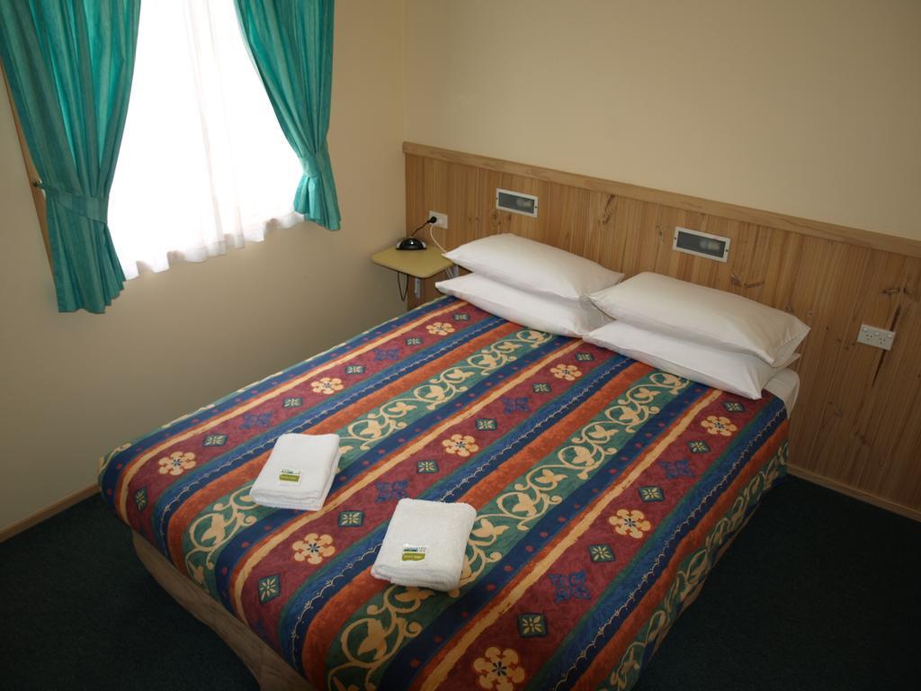 Cowra Holiday Park Szoba fotó