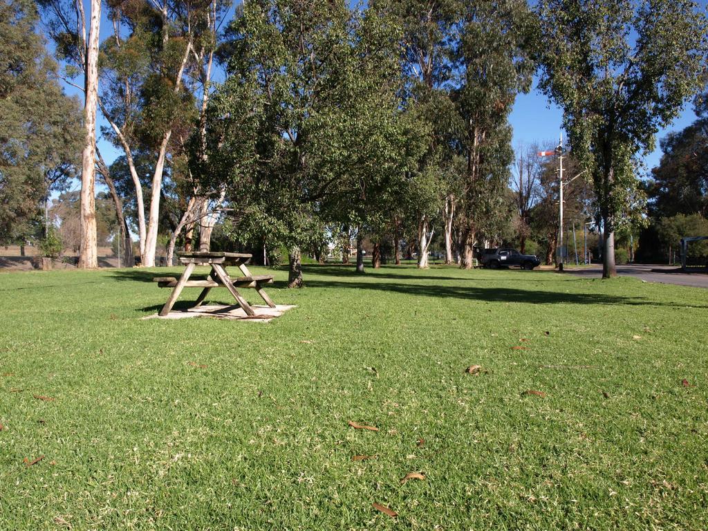 Cowra Holiday Park Kültér fotó